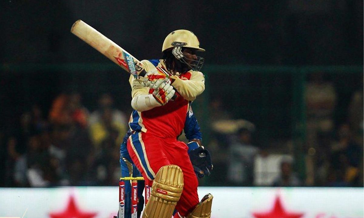आरसीबी के पूर्व बल्लेबाज क्रिस गेल (Image Credits: X/@RCB)