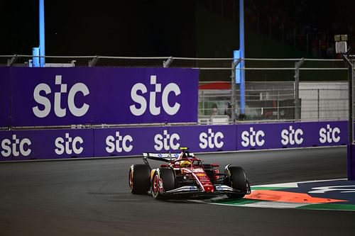 Lewis Hamilton of Scuderia Ferrari races during the Saudi Arabia GP, the 5th round of the Formula 1 World Championship, at the Jeddah Corniche Circuit in Jeddah, Saudi Arabia, on April 20, 2025. - Source: Getty