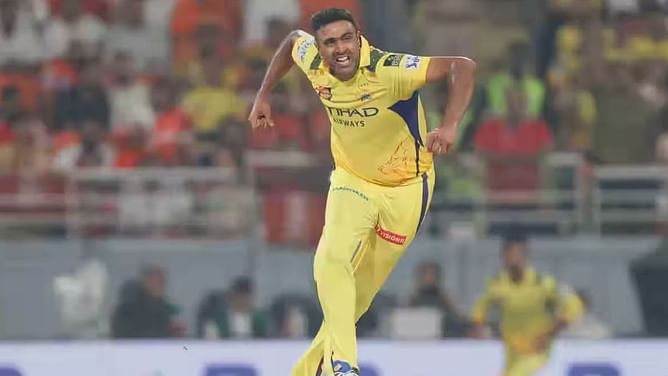 IPL 2025: आर अश्विन का यू-ट्यूब चैनल एक बार फिर से आया चर्चा में, CSK के कप्तान MS धोनी से जुड़ा है मामला