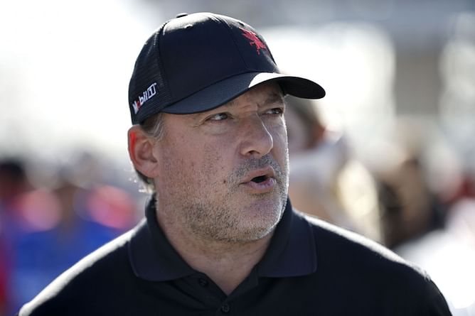 “Men take their helmets off”: When Tony Stewart shared his reaction to Clint Bowyer’s feud with Ryan Newman