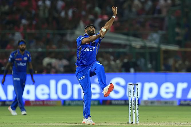 3 player battles to watch out for in MI vs RCB, Match 21 of IPL 2025 ft. Jasprit Bumrah
