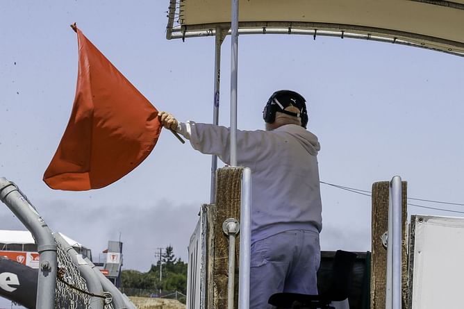 What do the different IndyCar flag colors mean?