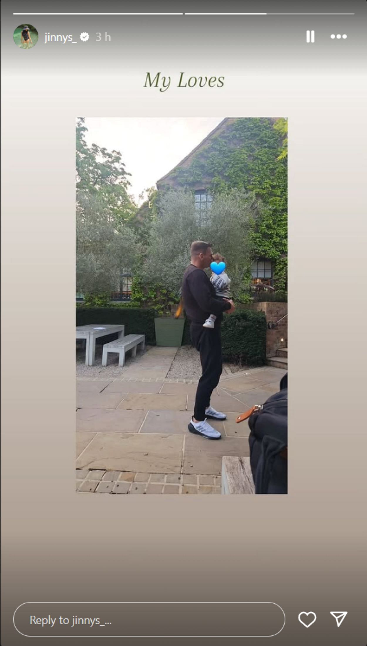 Gunther with his son [Picture courtesy: Screenshot of Jinny&#039;s Instagram story]