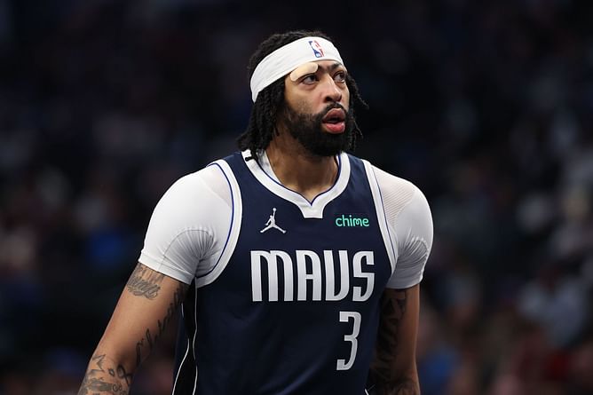Anthony Davis stats tonight: How did the Mavericks star fare against the Raptors (April 11)?