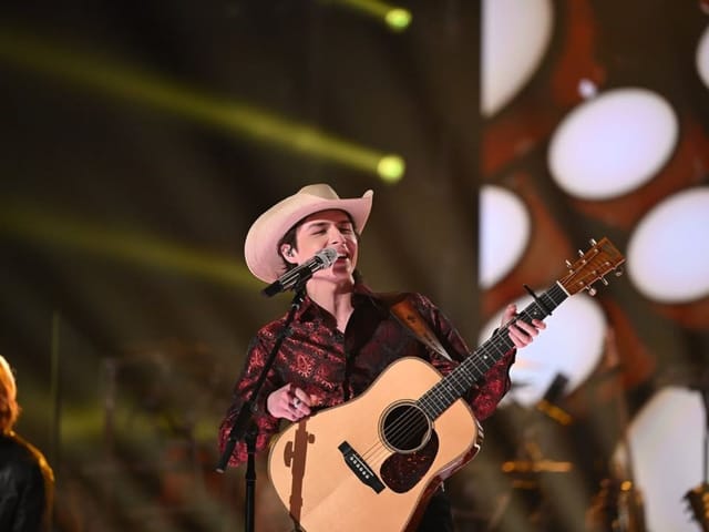 Elvis would be proud"— American Idol fans react to John Foster's rendition of Jailhouse Rock