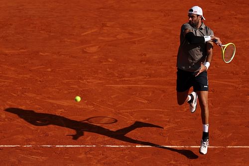 Matteo Berrettini hits a forehand in Monte Carlo | Image Source: Getty