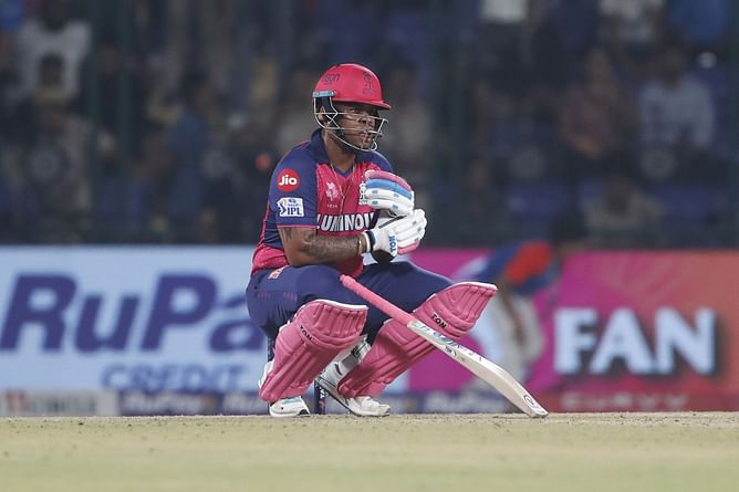 Shimron Hetmyer narrowly avoids nasty collision and takes stunning diving catch to dismiss Washington Sundar for 13 in RR vs GT IPL 2025 match [Watch]