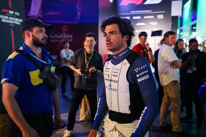 Watch: Carlos Sainz gets hilariously stuck in his car after the F1 Saudi Arabian GP