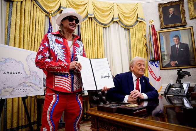 "Why is he dressed like a Budweiser bottle?" - Internet reacts to viral picture of Kid Rock in the Oval Office