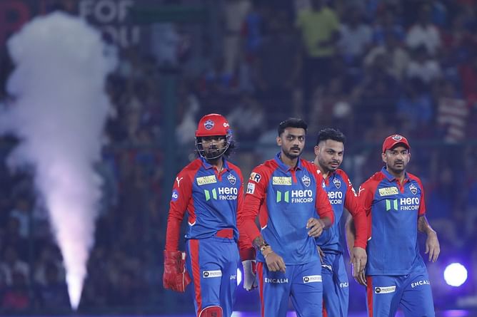 "Sab confuse ho jayenge" - Ravi Shastri's hilarious response has Axar Patel laughing during toss of GT vs DC IPL 2025 match