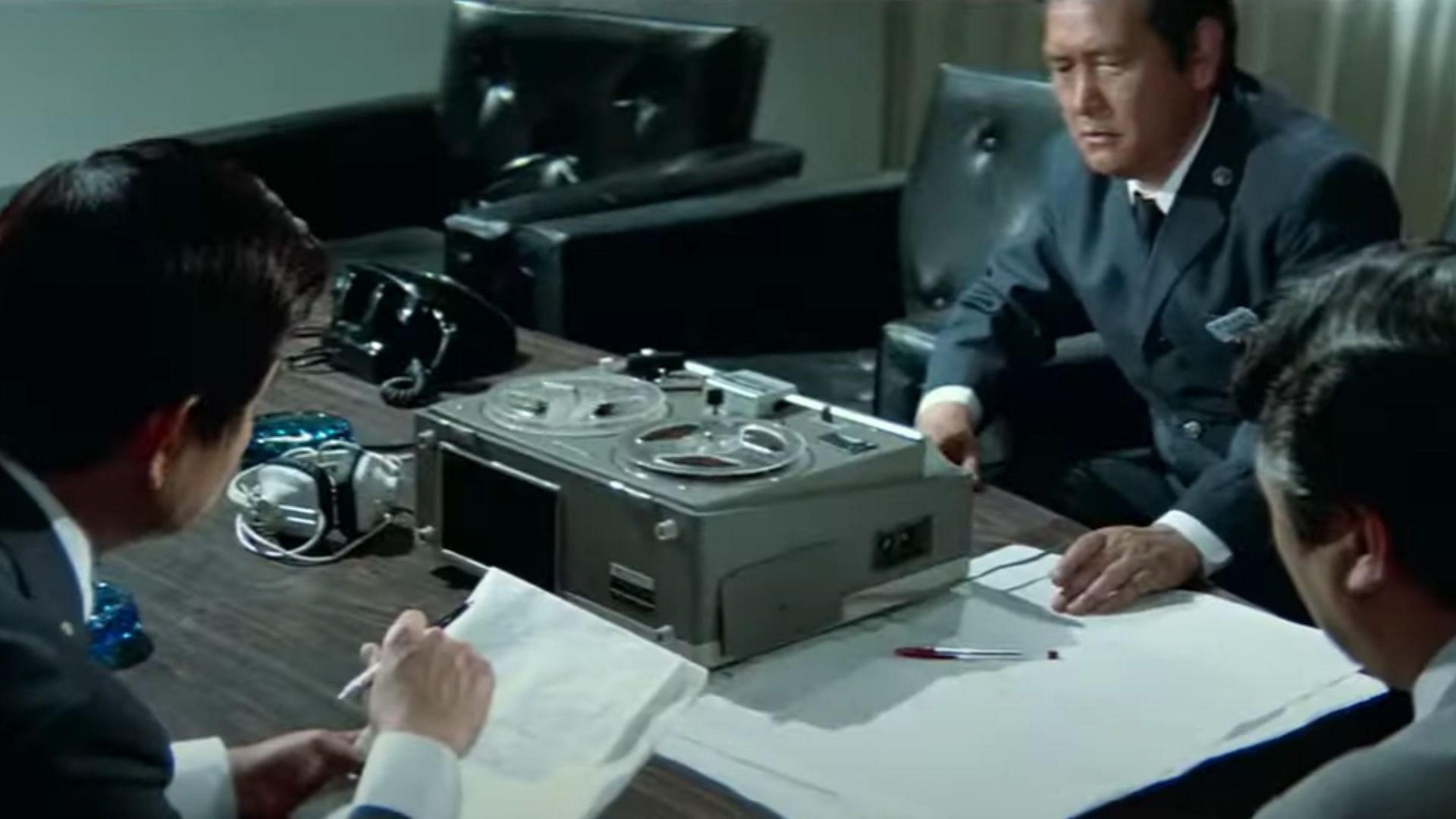 A still from The Bullet Train (1975) (Image via Prime Video)