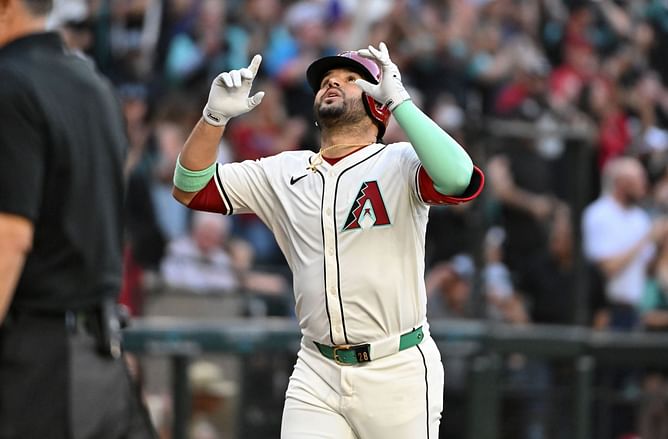 Eugenio Suarez credits faith after record tying four-homer blast vs. Braves