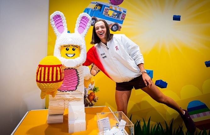 Iga Swiatek shows loyalty to multi-billion dollar sponsor with a special visit in Suttgart