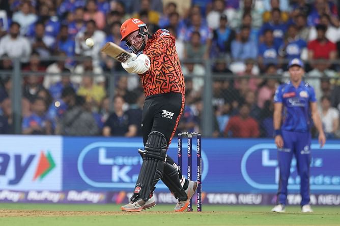 "SRH’s crisis code breaker" - Fans hail Heinrich Klaasen for his fighting knock in SRH vs MI IPL 2025 match