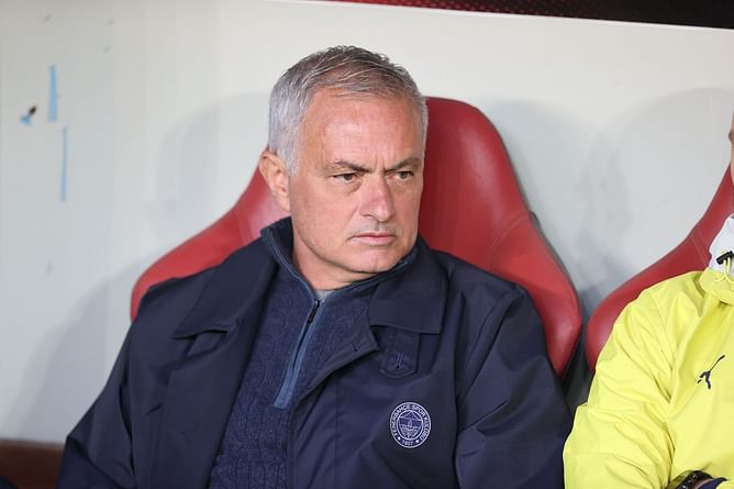 "He's your man" - Joe Cole backs Jose Mourinho to make PL return as Chelsea rivals eye move