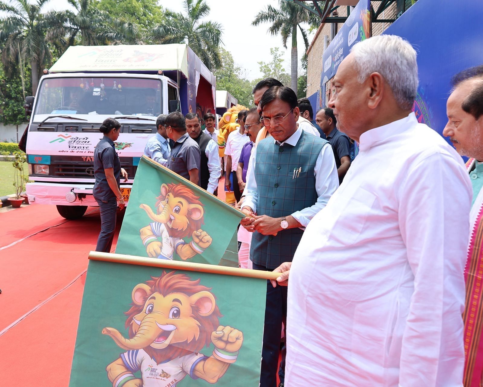 The Gaurav Rath Yatra has been flagged off (Image: X/NitishKumar)