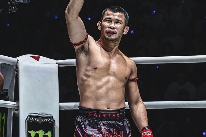 "Blood for blood" - Fans feel the sheer pain Nong-O Hama puts his body in to achieve legendary power between the ropes