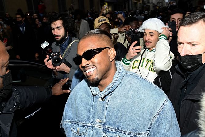 Kanye West says he wants to get Donda 2 released "in the next couple of hours" on Digital Nas's Kick stream