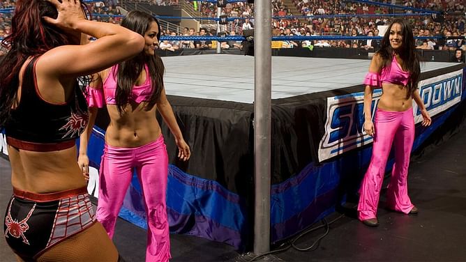 WWE में Bella Twins की वापसी को लेकर Nikki Bella का बहुत बड़ा ऐलान, जल्द मिल सकता है फैंस को सरप्राइज