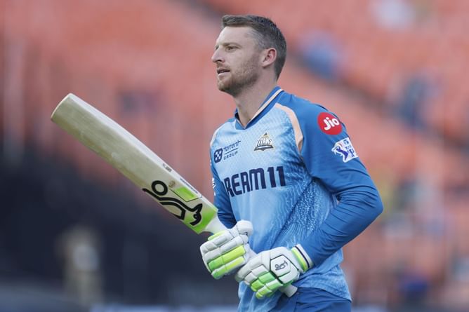 Jos Buttler smashes five consecutive boundaries off Mitchell Starc while battling cramps in GT vs DC IPL 2025 match