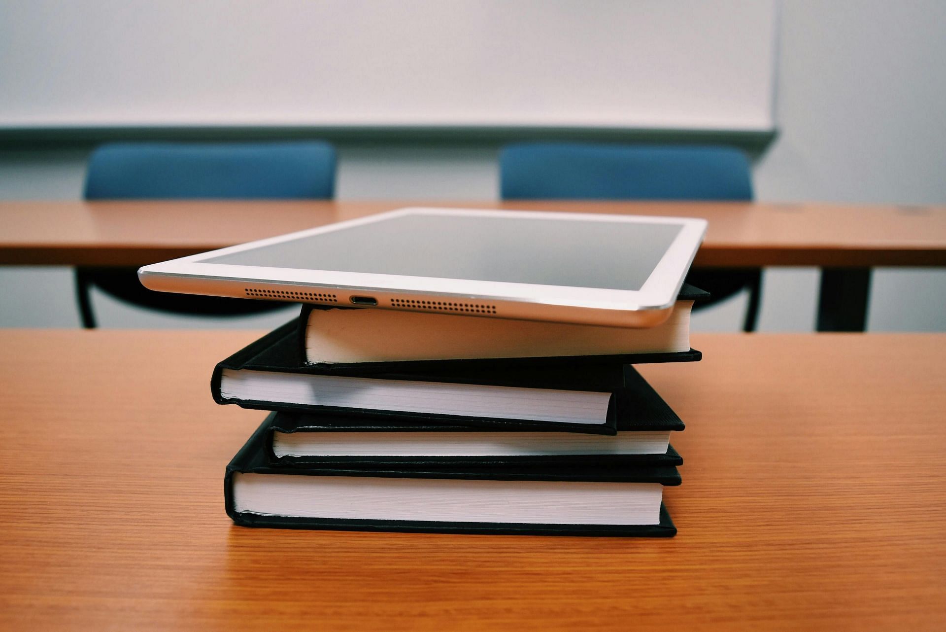 Hazelbrook Middle School fight video goes viral (Image via Pixabay/Pexels)