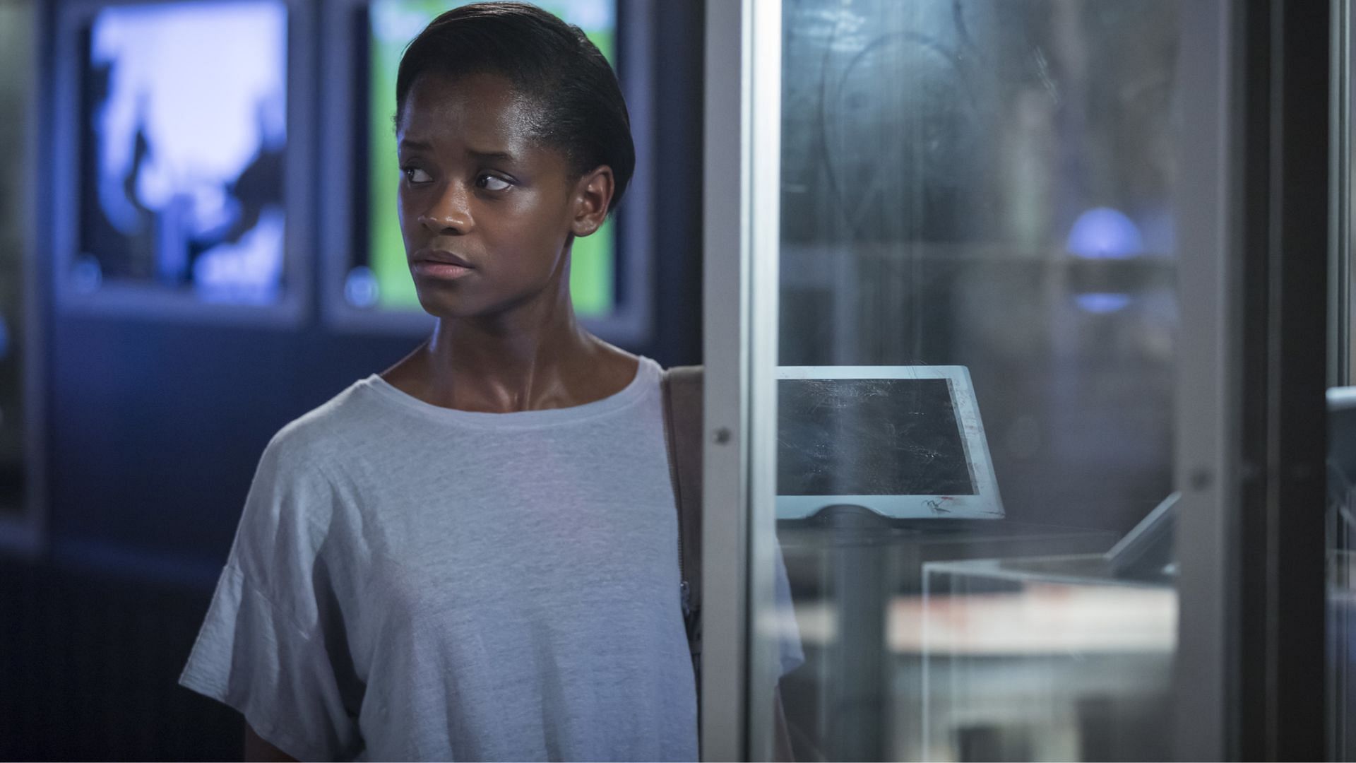 Still from Season 4, Episode 6 (Image via Netflix)