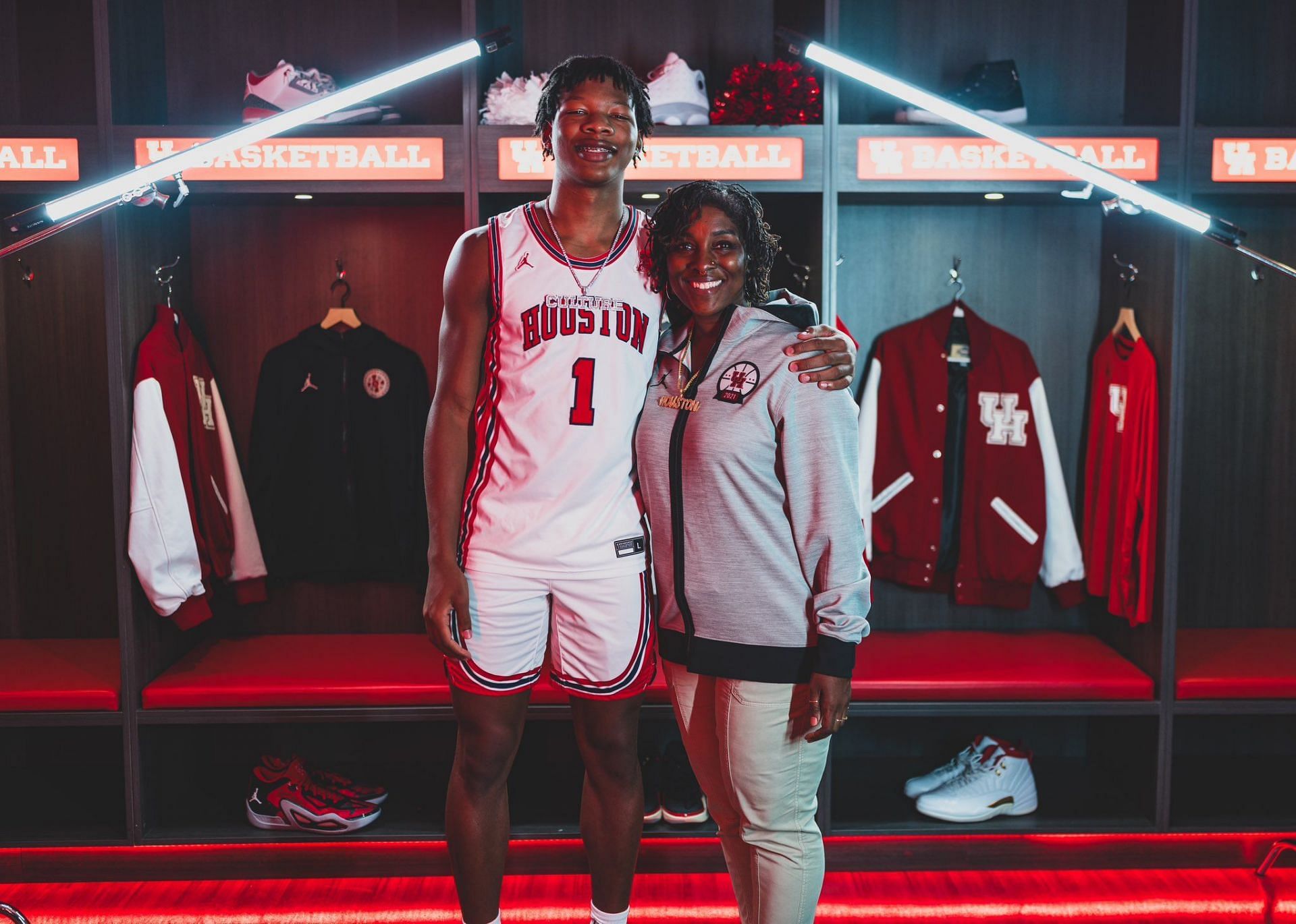 Shelton Henderson during unofficial Houston visit (Source: x/ shelt0n2)