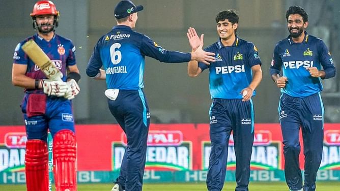 Wicketkeeper runs away from Ubaid Shah’s celebrations following freak incident in PSL 2025 [Watch]