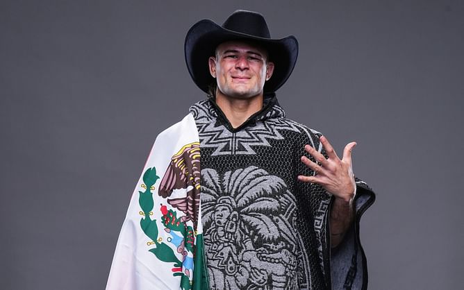 Why does Diego Lopes carry a Mexican flag and speak Spanish? Explaining the Brazilian's connection with Mexico