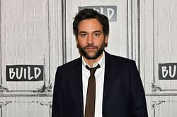 Josh Radnor opens up about how "Right? right?" became one of the "Mosbyisms" after he used the phrase in Season 1 of HIMYM