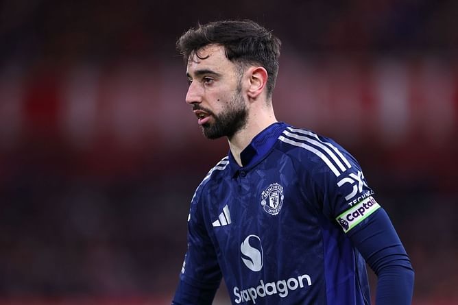 Bruno Fernandes claims Manchester United haven't won many trophies in current period because of one Manchester City star