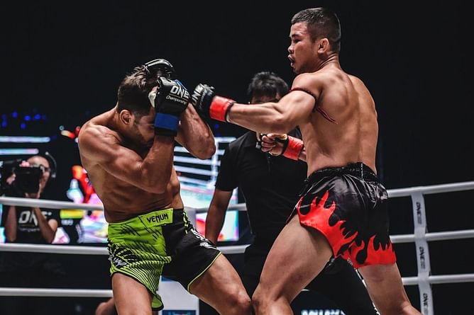 FREE FULL FIGHT: Nong-O Hama batters fellow veteran Mehdi Zatout in heated barnburner
