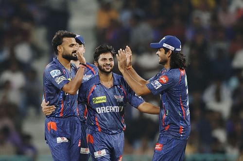 Lucknow Super Giants celebrate a wicket. (Credits: IPL X)