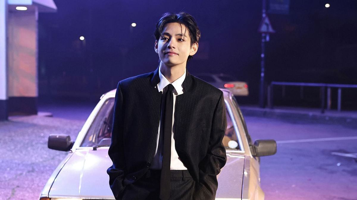 "KING" — Fans celebrate as BTS' Taehyung becomes first & only K-soloist nominated for 'Request Artist of the Year' at Music Awards Japan 2025