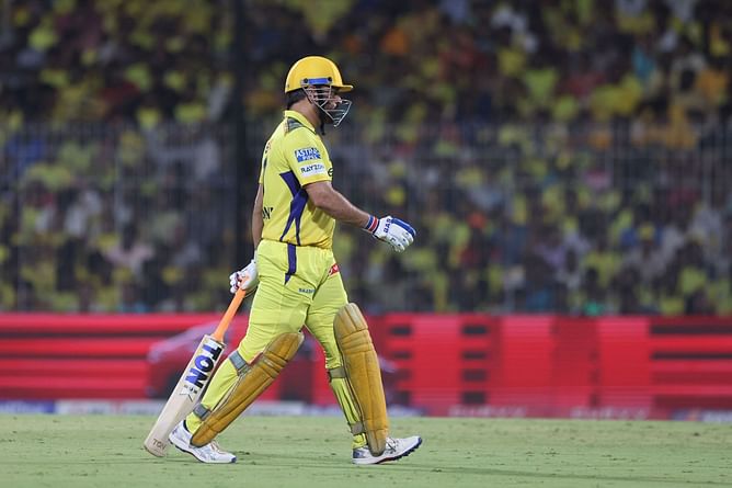 "Recreated his iconic 6(10) of WT20 Finals" - Fans troll MS Dhoni for his lackluster knock in CSK vs SRH IPL 2025 match