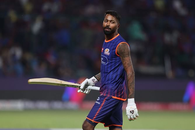 Hardik Pandya calls back fan and gives autograph after security drags him away ahead of SRH vs MI IPL 2025 match [Watch]