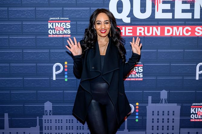 "Drake’s plan is working" — Internet reacts to Melyssa Ford seemingly slamming Drizzy for using her image for "financial gain" without her consent