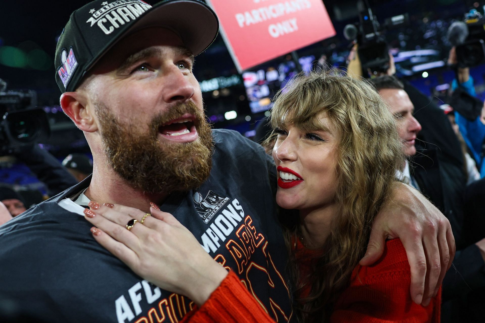 Travis Kelce with Taylor Swift (Image via Getty)