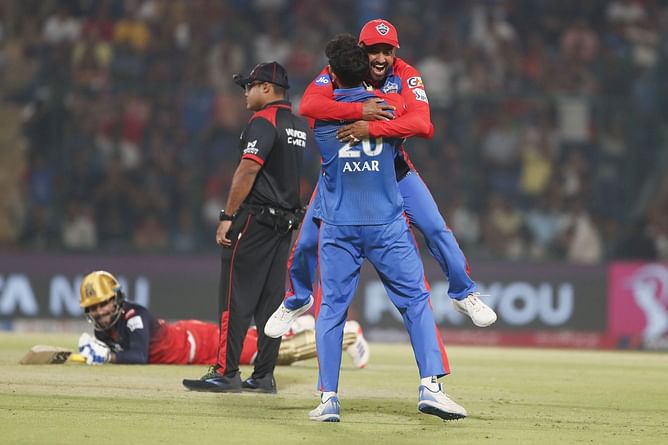 “Batting mein kya ukhada isne” - Royal Challengers Bengaluru teammate’s hilarious attack on Rajat Patidar after DC vs RCB IPL 2025 match [Watch]