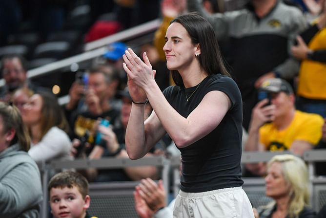 "The 40K old guard fans will be so mad": Fever diehards over the moon over Caitlin Clark's "Point Goddess" moniker