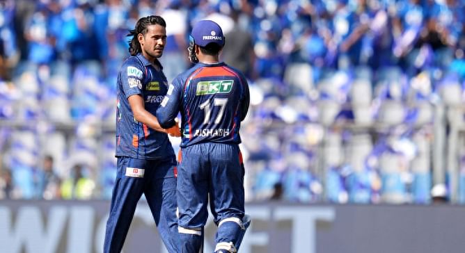 Digvesh Rathi celebrates with his trademark autograph gesture after ending Ryan Rickelton’s carnage in MI vs LSG IPL 2025 clash [Watch]