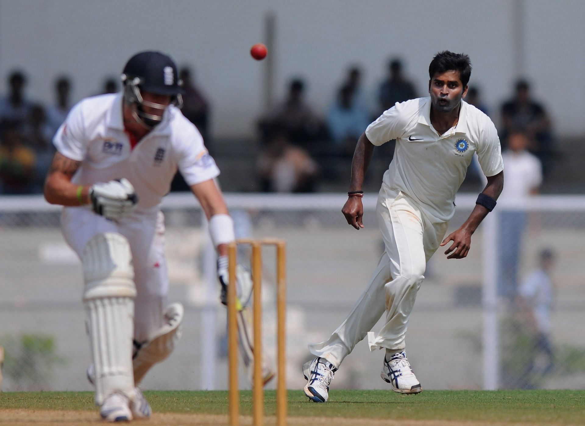 Vinay Kumar picked up two vital KKR wickets - Source: Getty