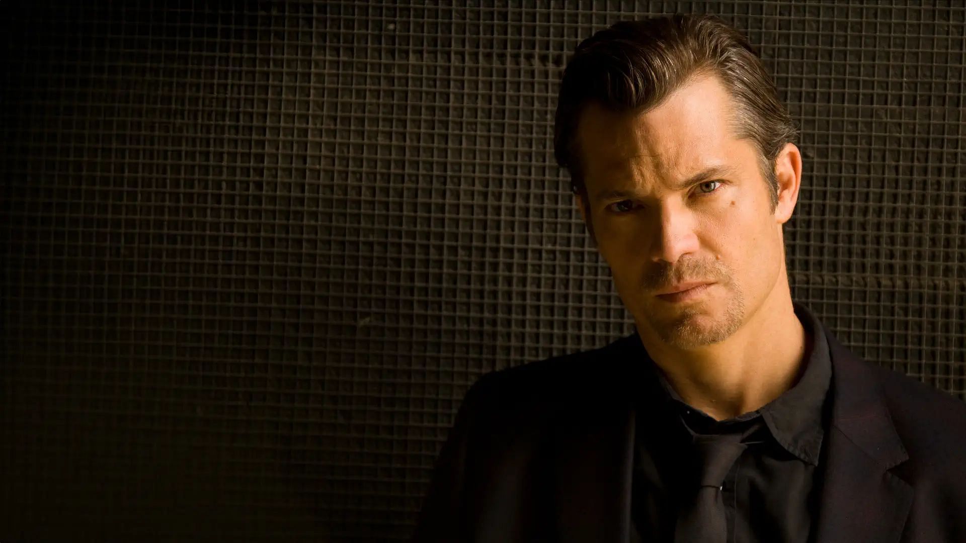 Timothy Olyphant as Deputy Marshal Raylan Givens (Image via Prime Video)