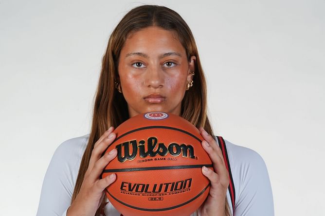 UCLA standout Lauren Betts’ sister Sienna Betts wins prestigious Morgan Wootten POY honor at McDonald’s All-American