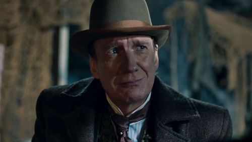 David Thewlis plays the legendary detective in Sherlock & Daughter season 1 (Image via The CW)