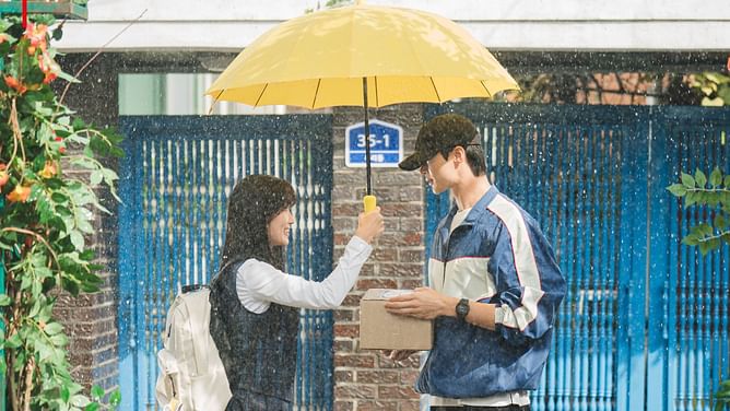 “Best comfort drama ever!"- Internet reacts as Lovely Runner fans & cast members Byeon Woo-seok, Kim Hye-yoon and more, celebrate 1st anniversary