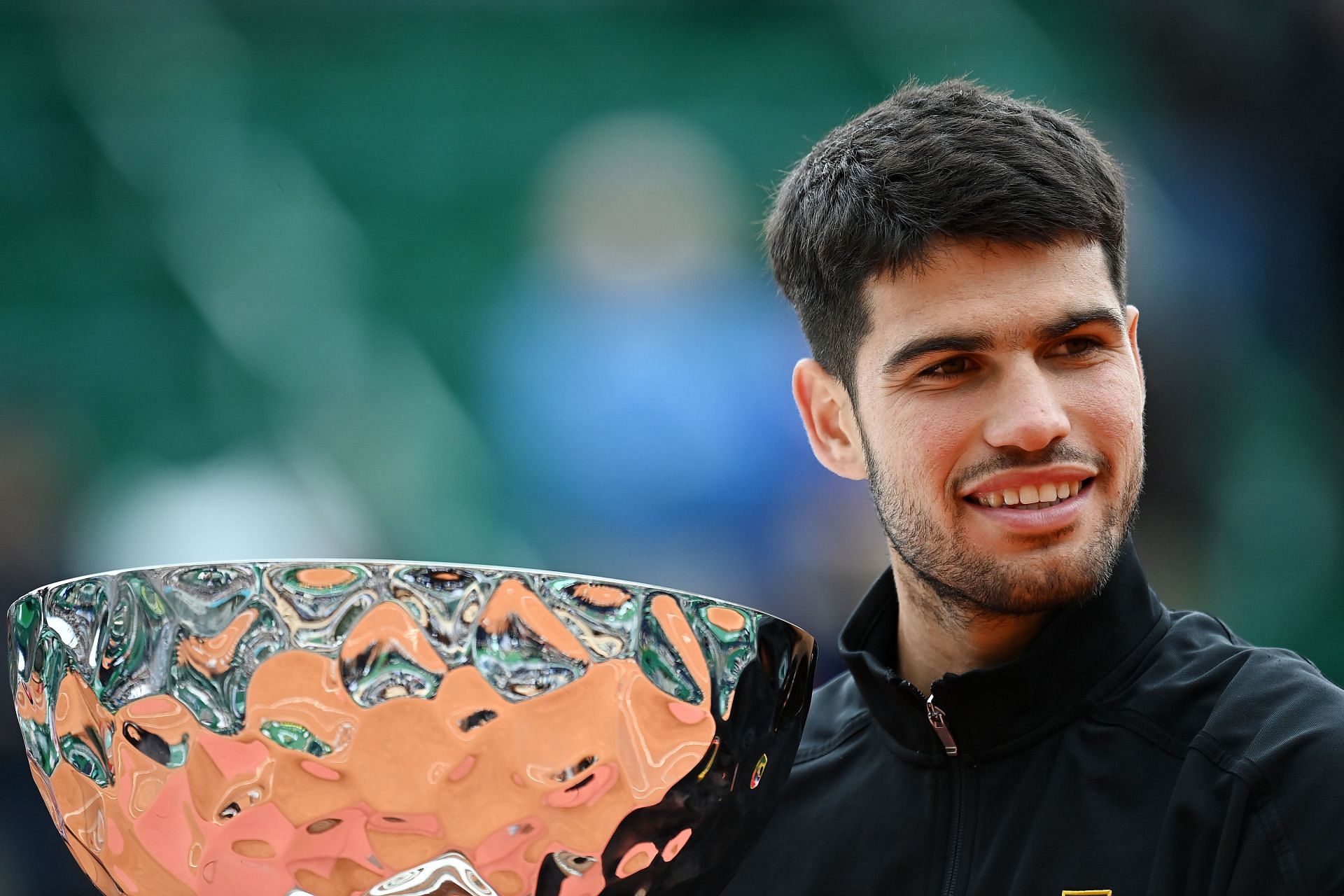 Alcaraz with the winner&#039;s trophy in the Rolex Monte-Carlo Masters - Source: Getty