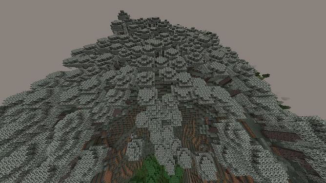 Minecraft player finds woodland mansion surrounded by large Pale Garden biome