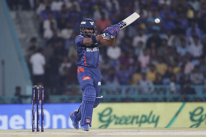 3 खिलाड़ी जिन्हें KKR vs LSG मैच में बना सकते हैं Dream11 टीम का कप्तान