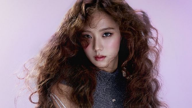 "THE PRETTIEST"- Fans in awe as BLACKPINK's Jisoo turns heads at the the Christian Dior: Designer Of Dreams exhibition in Seoul